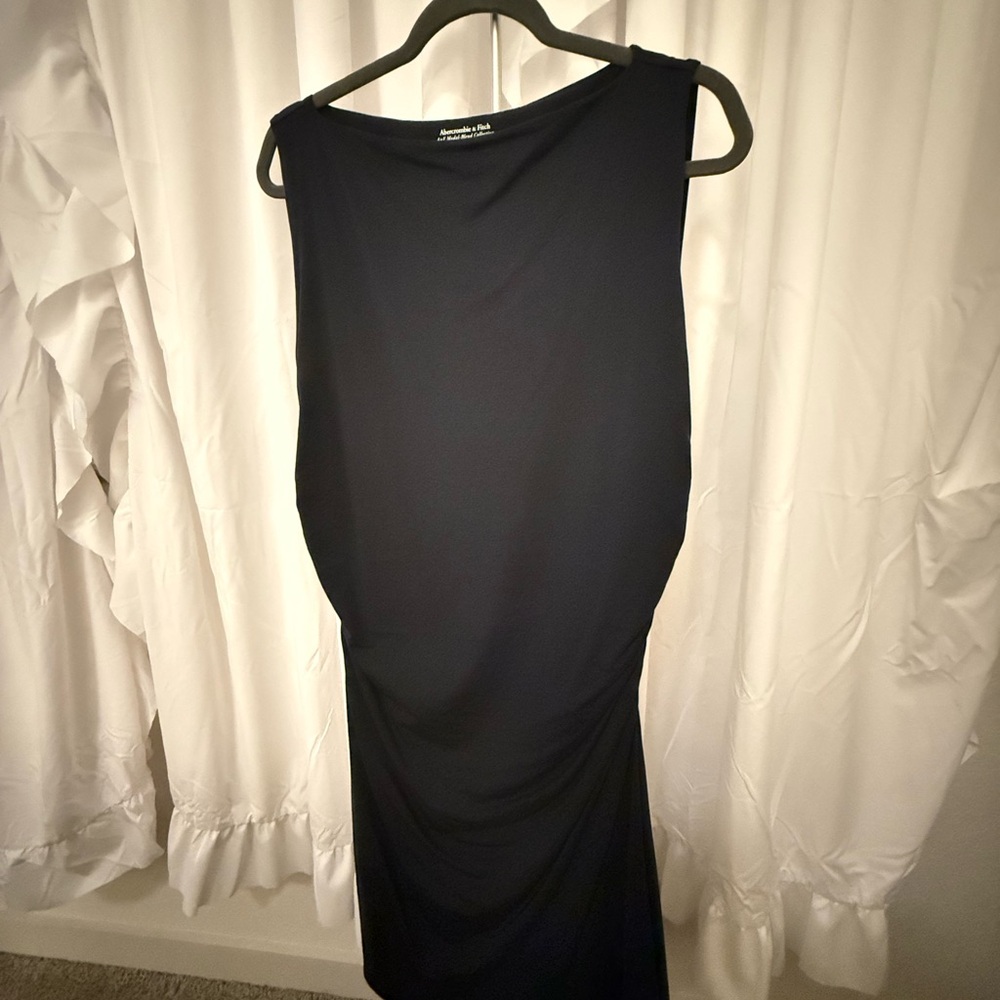Elegant Black Sleeveless Dress
